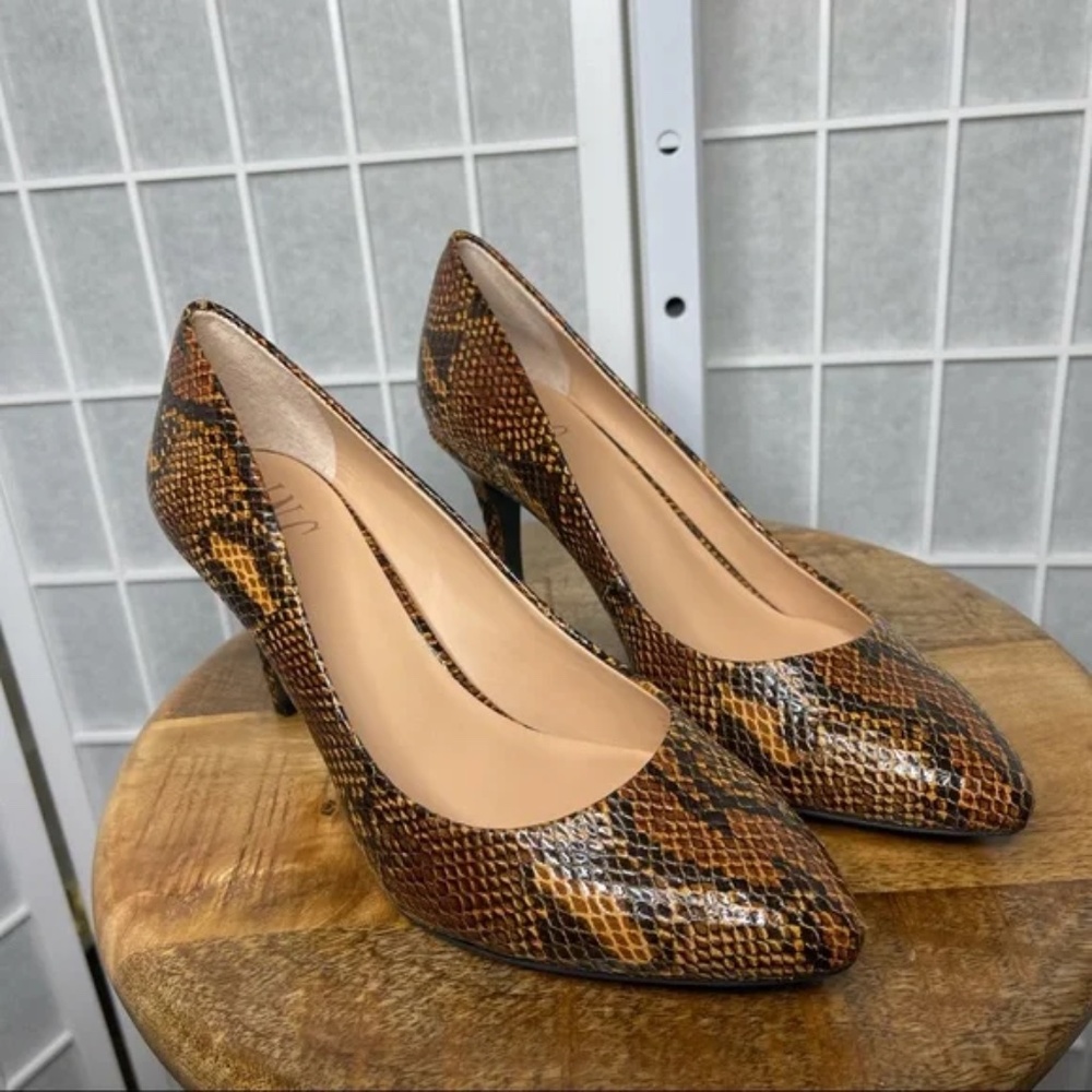 INC International Concepts Zitah Brown/Black Snake Style/Textured Heels!